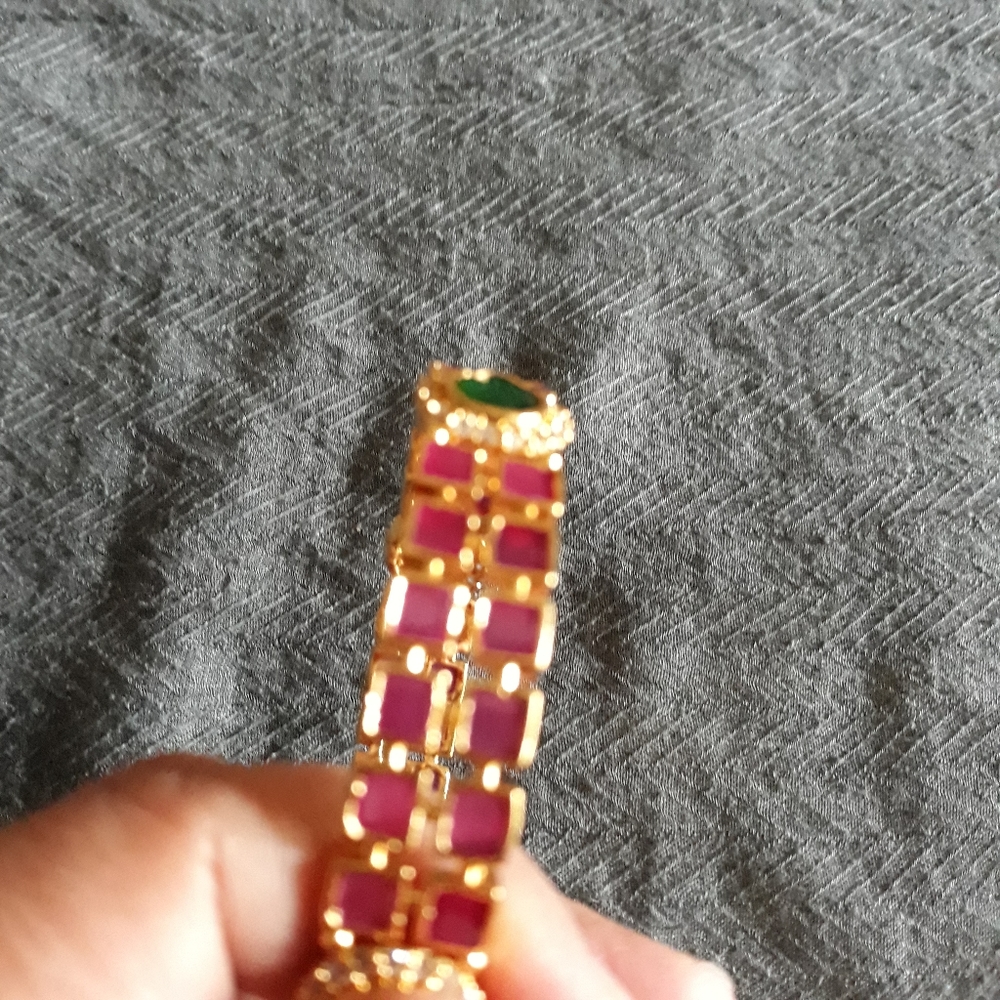 Bangles. - Picture 3 of 8